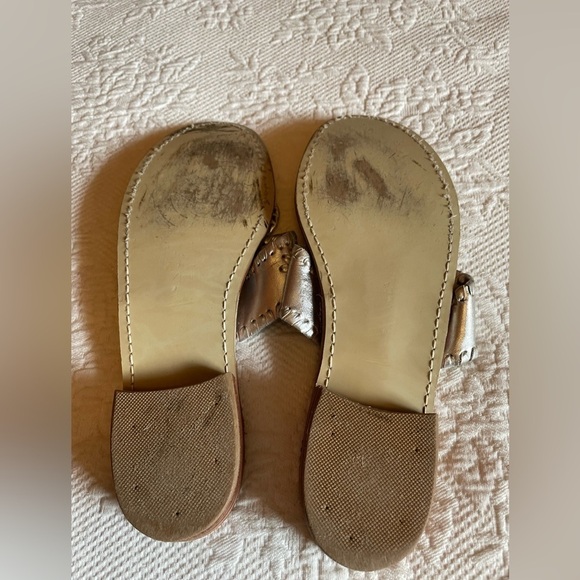 Jack Rogers silver sandal. Size 8M - Picture 2 of 3